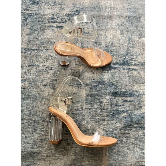 ZriEy Beige Clear Strappy Block Heel Sandal Size 6 - Picture 1 of 9